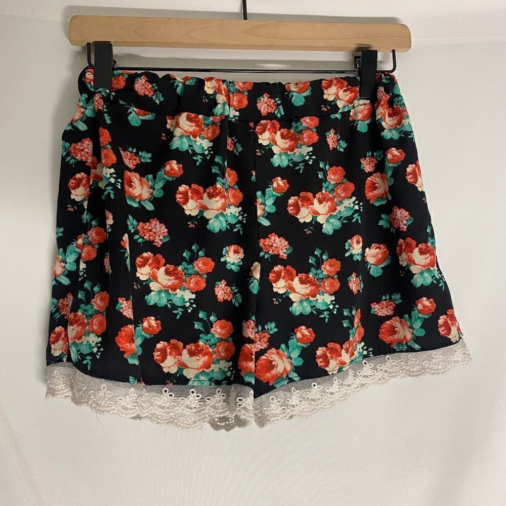 Jenna & Jessie black with red flowers shorts size girl Large (14)